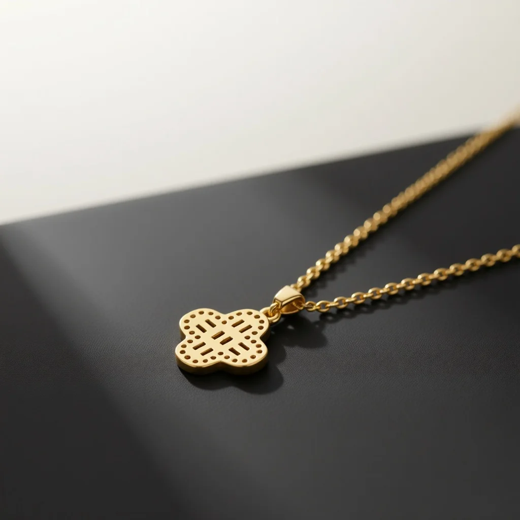 Gorgeous Gold Tone Copper Pendant Necklace, Mixed Cut Zircon Four Leaf Clover Decor Jewelry for Banquet & Special Gift Selection