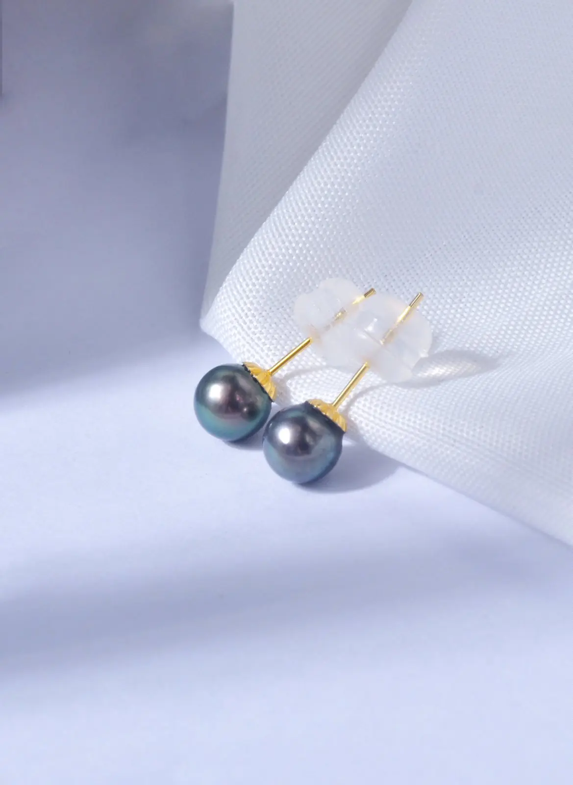 

Samll Blace 18K yellow gold earrings Fine Jewelry Natural Tahiti Black Pearl round 4-5mm au750 Original Design for women e624