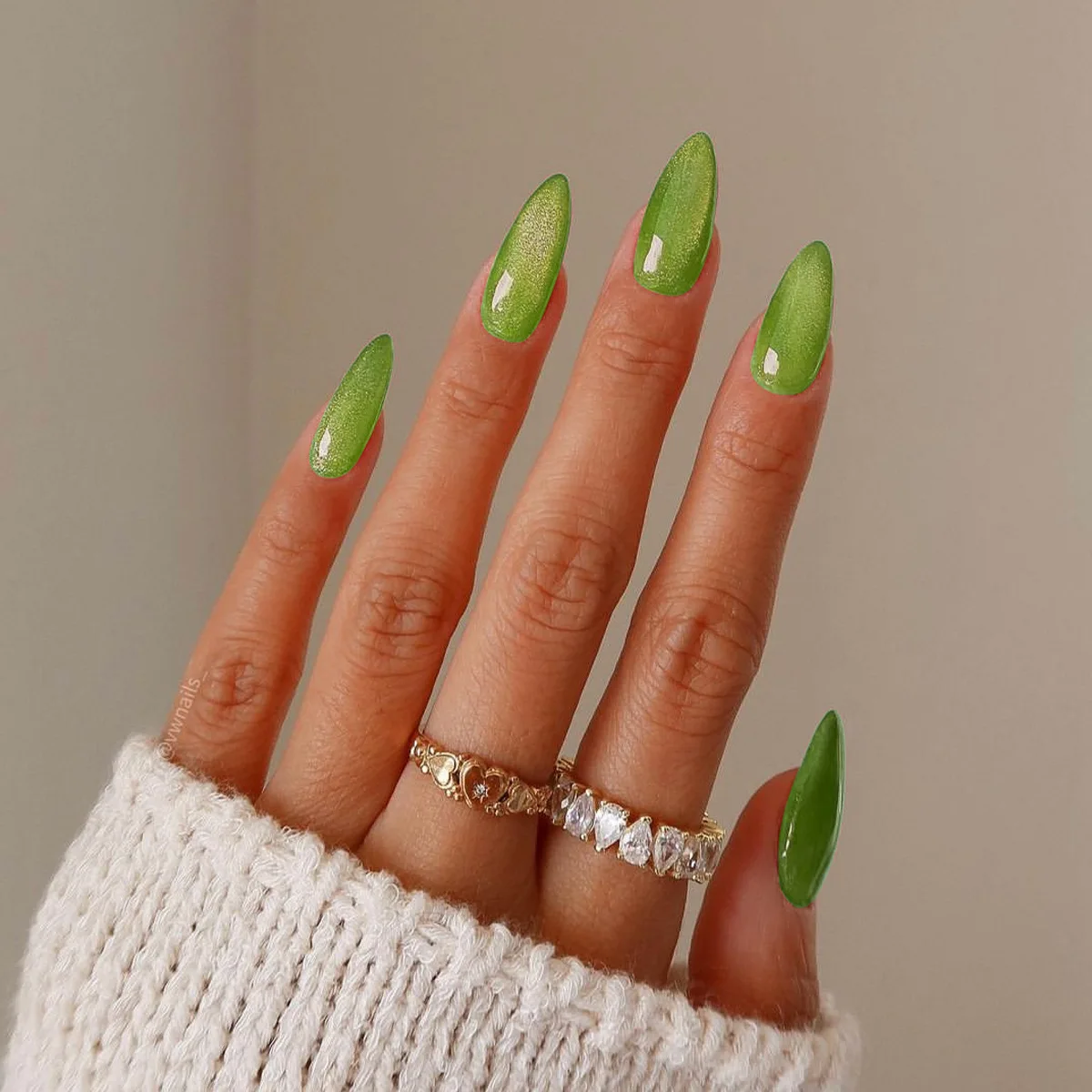 24 Stück glänzende rote Katzenaugen-Nägel zum Aufdrücken, vollständige Abdeckung, nackte Farbe, tragbare Mandel-Kunstnägel, Charms, abnehmbarer künstlicher Nagel für Mädchen