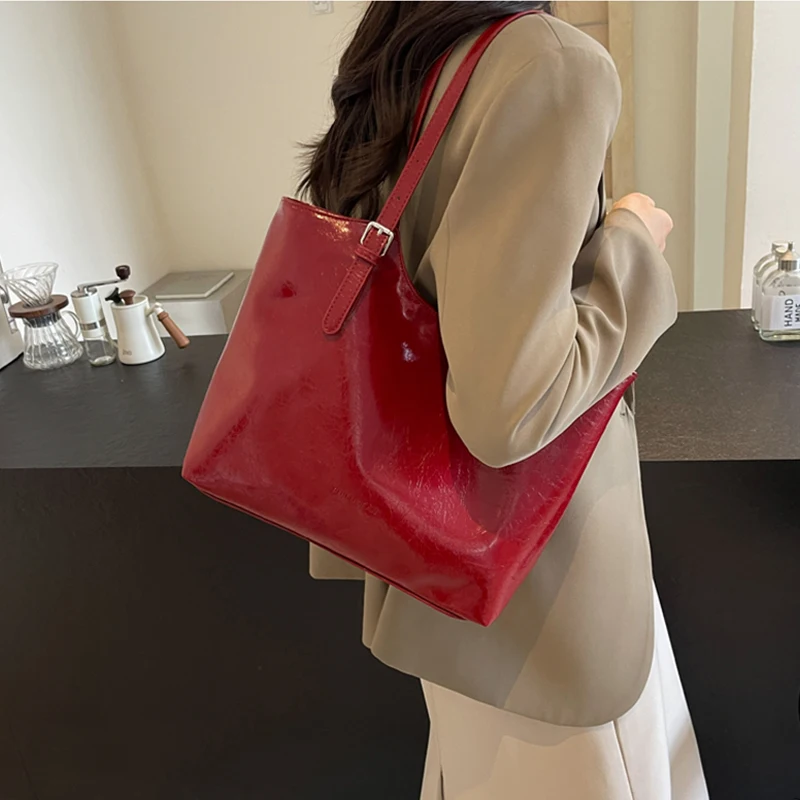 Leisure Soft Leather Large Capacity Tote Bag Women\'s 2024 New Advanced Sense Wedding Handbags Versatile Single Shoulder Bags