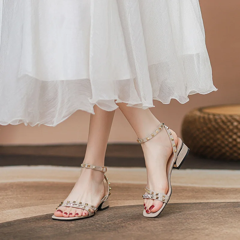 

Women Studded Sandals Low Heel Fashion Roman Slippers Non Slip Vulcanized Shoes Casual Summer Footwear Hot Sale
