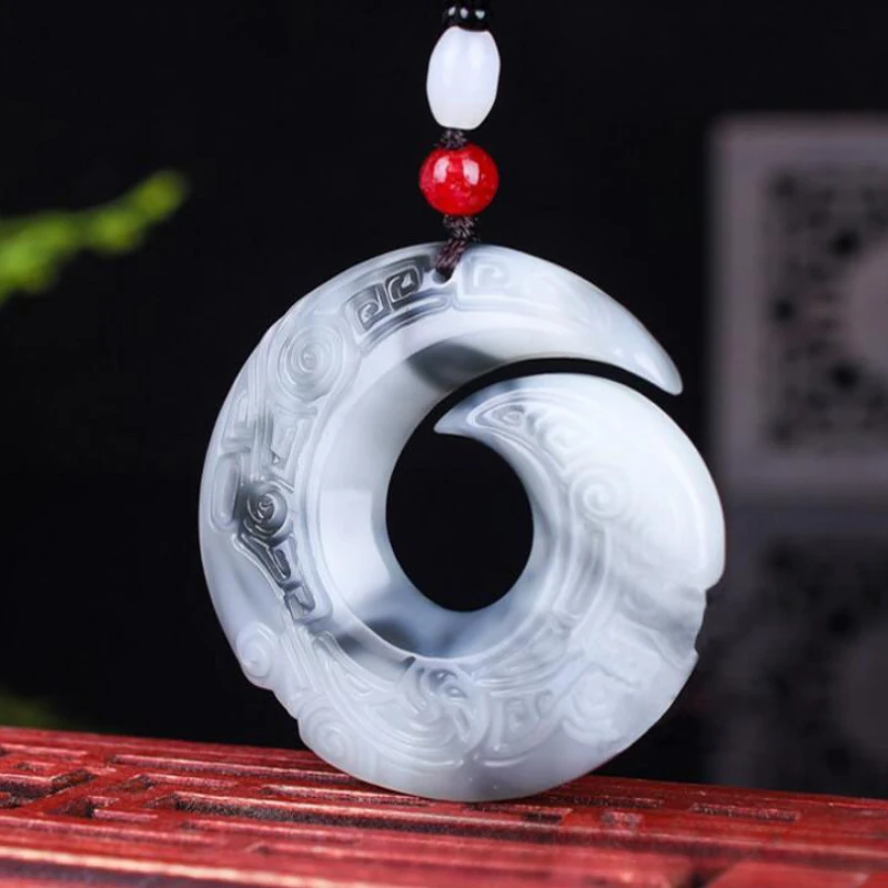 Soot Jade Twist Qiankun Pendant Men's and Women's Blue and White Jade Time To Run Versatile Pendant