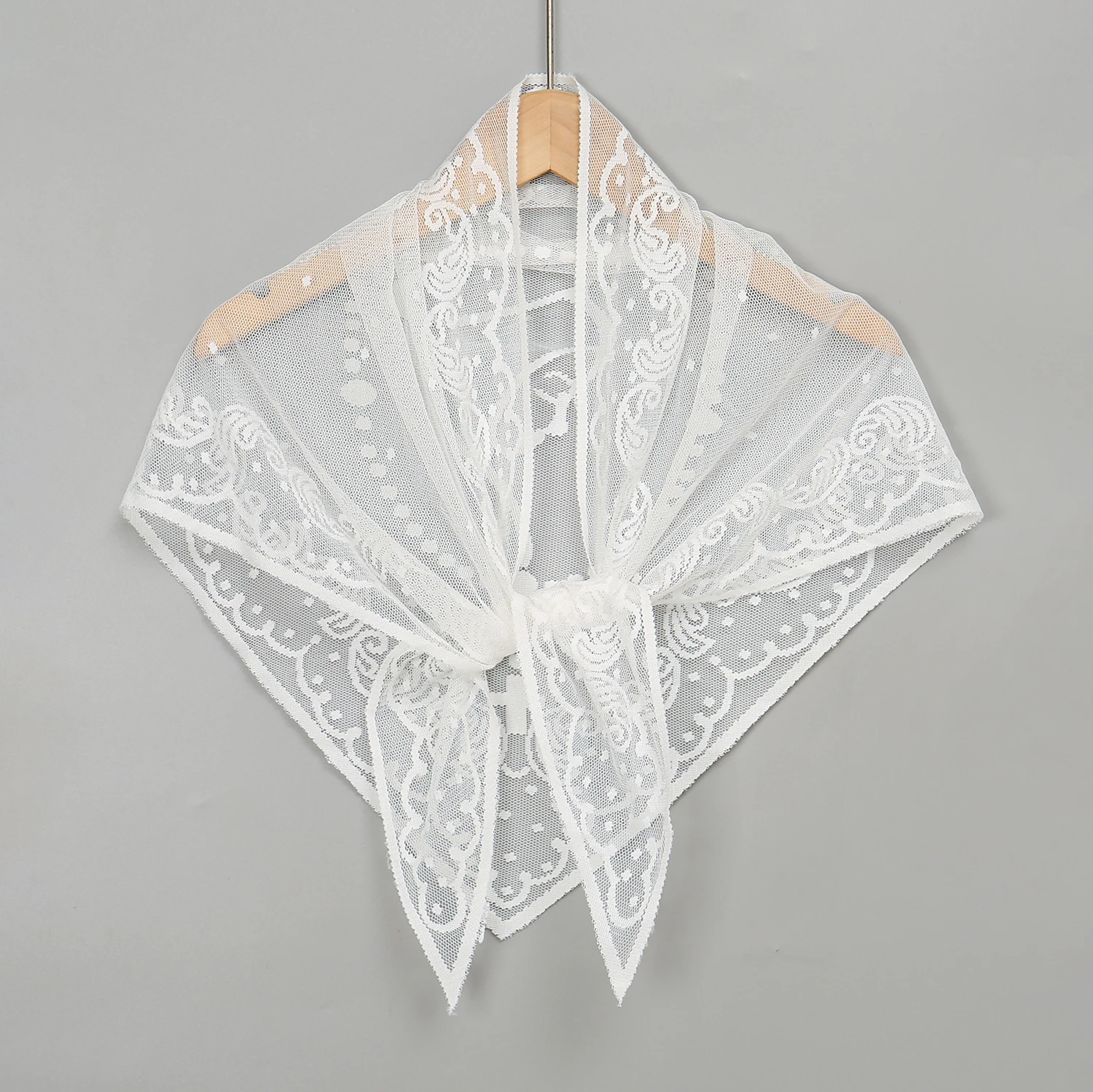 Новое поступление, кружевная шаль с вышивкой, классический испанский стиль, кружевная мантилья с вышивкой, треугольная католическая церковная вуаль для женщин Новое поступление, кружевная шаль с вышивкой, классический испанский стиль, кружевная мантилья с вышивкой, треугольная католическая церковная вуаль для женщин