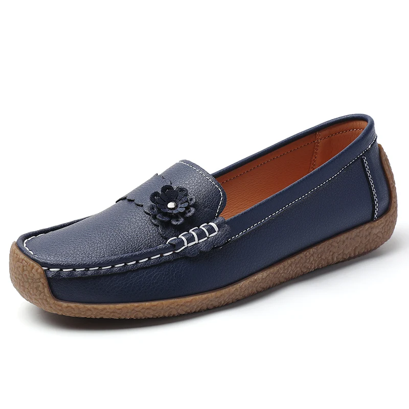 

Women's casual sneakers classic leather flat sole lightweight casual shoes non slip breathable daily commute shoe