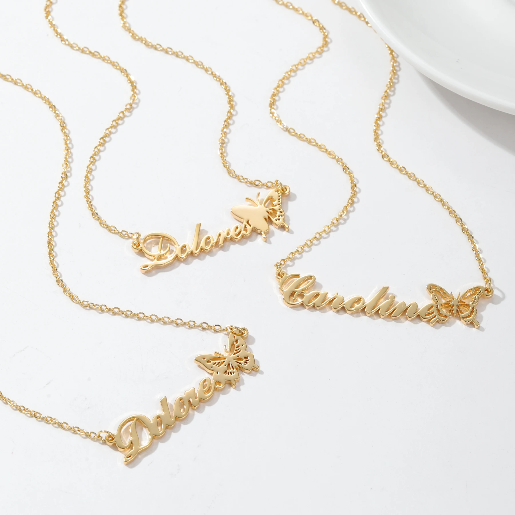 

HY Personalized Name Necklace Customized Gold Name Pendant Exquisite Butterfly Necklaces Women Jewelry Gift For Friend Family