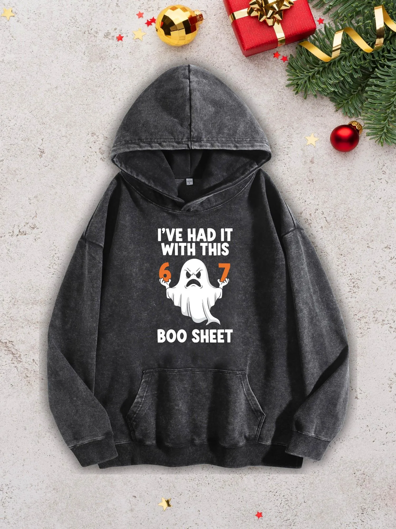 Spooky Ghost Holding Six Seven Men's Heavyweight Hoodie - Acid Wash Retro Black Pullover, Fall & Winter Sweatshirt 400Gsm