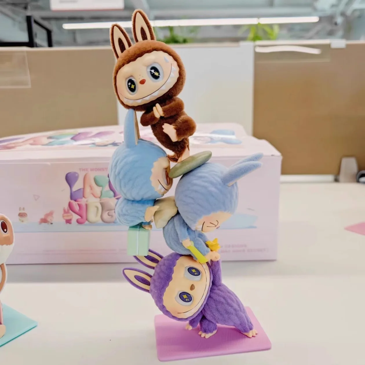 POPMART Resmi Asli Seri The Monsters Labubu Lazy Yoga Kotak Misteri Lucu Buatan Tangan Blind Box Hadiah Kejutan Liburan untuk Wanita