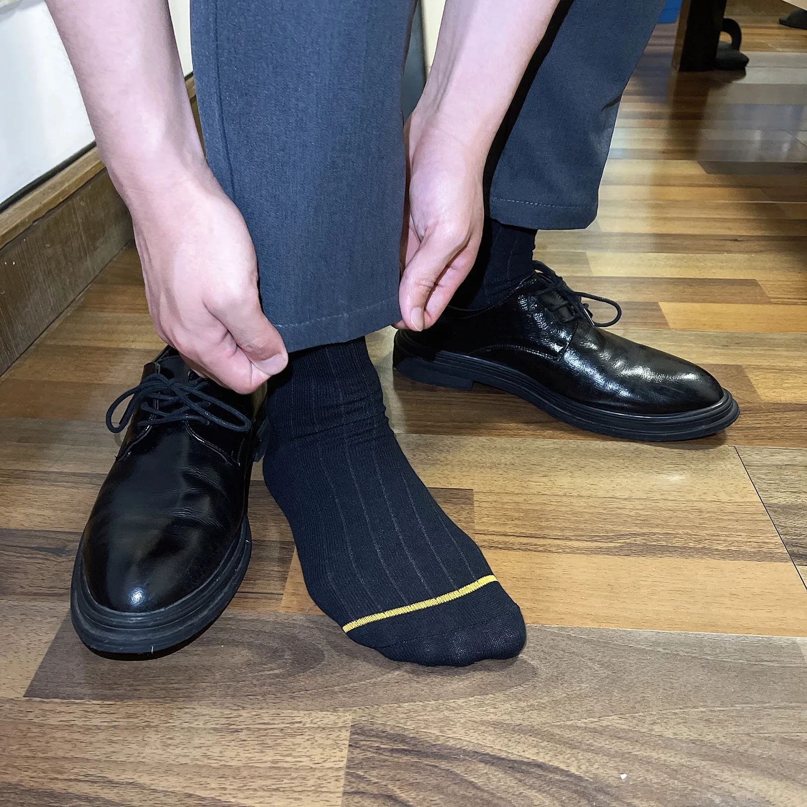 Herren Sexy Baumwolle Business Socken Bequeme atmungsaktive Sportsocken High Tube Gestreifte Casual Soft Socken – Detail 7