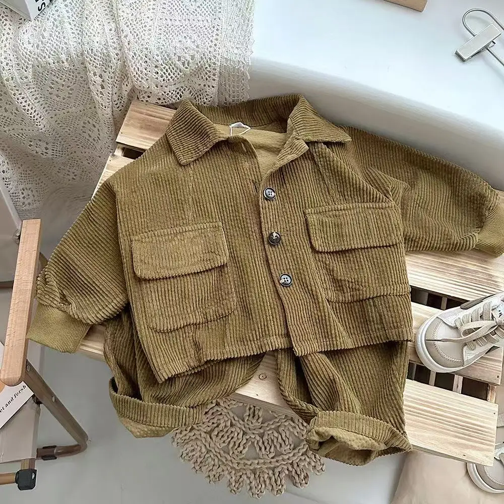 Chłopięcy i dziewczęcy garnitur sztruksowy na wiosnę i jesień, modny, elegancki, dwuczęściowy komplet: kurtka i spodnie z długim rękawem dla dzieci.