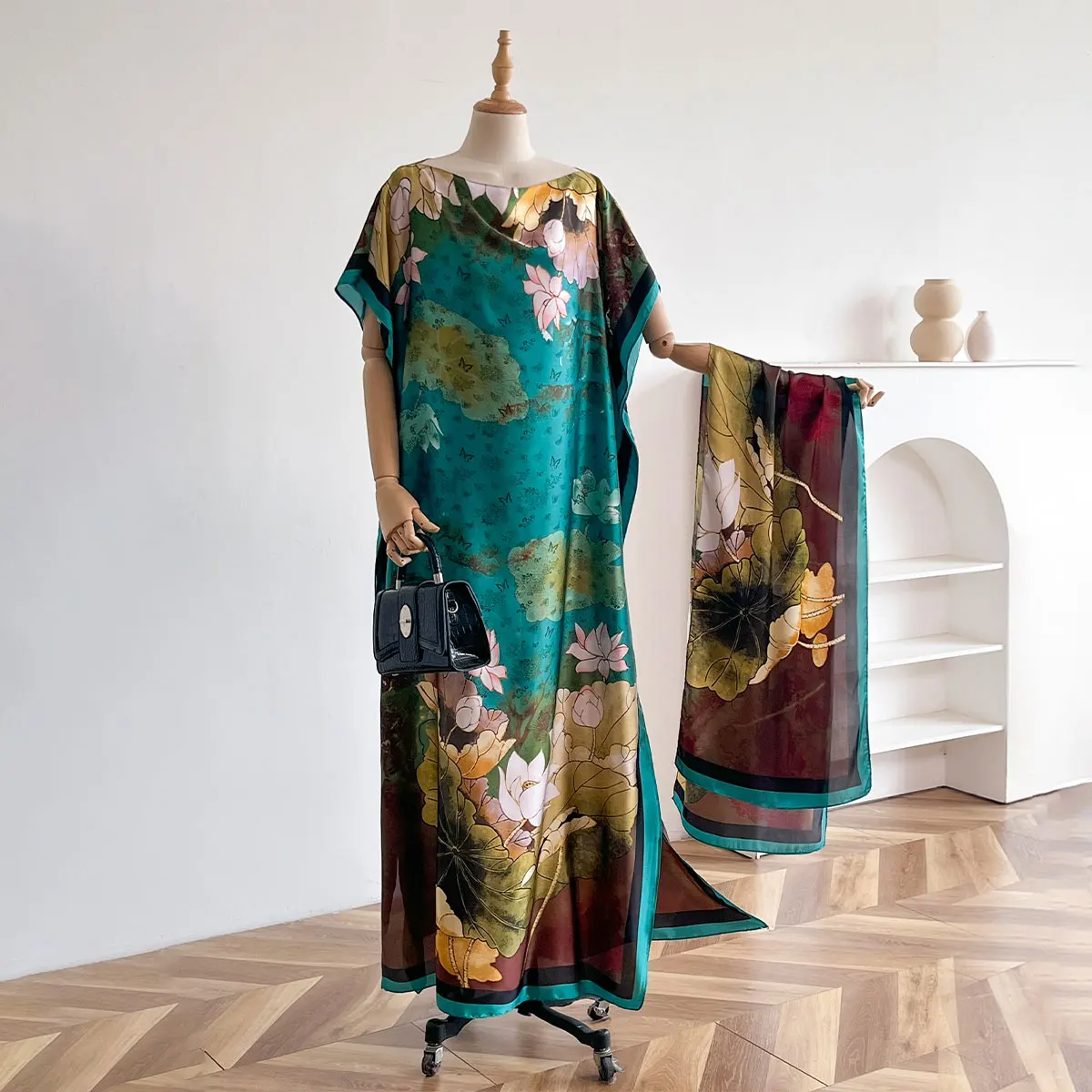 

Новинка 2025 года, Дубай, Абая для женщин, летнее хлопковое платье с короткими рукавами, свободное женское платье макси с золотым тиснением, исламское африканское платье с большим шарфом