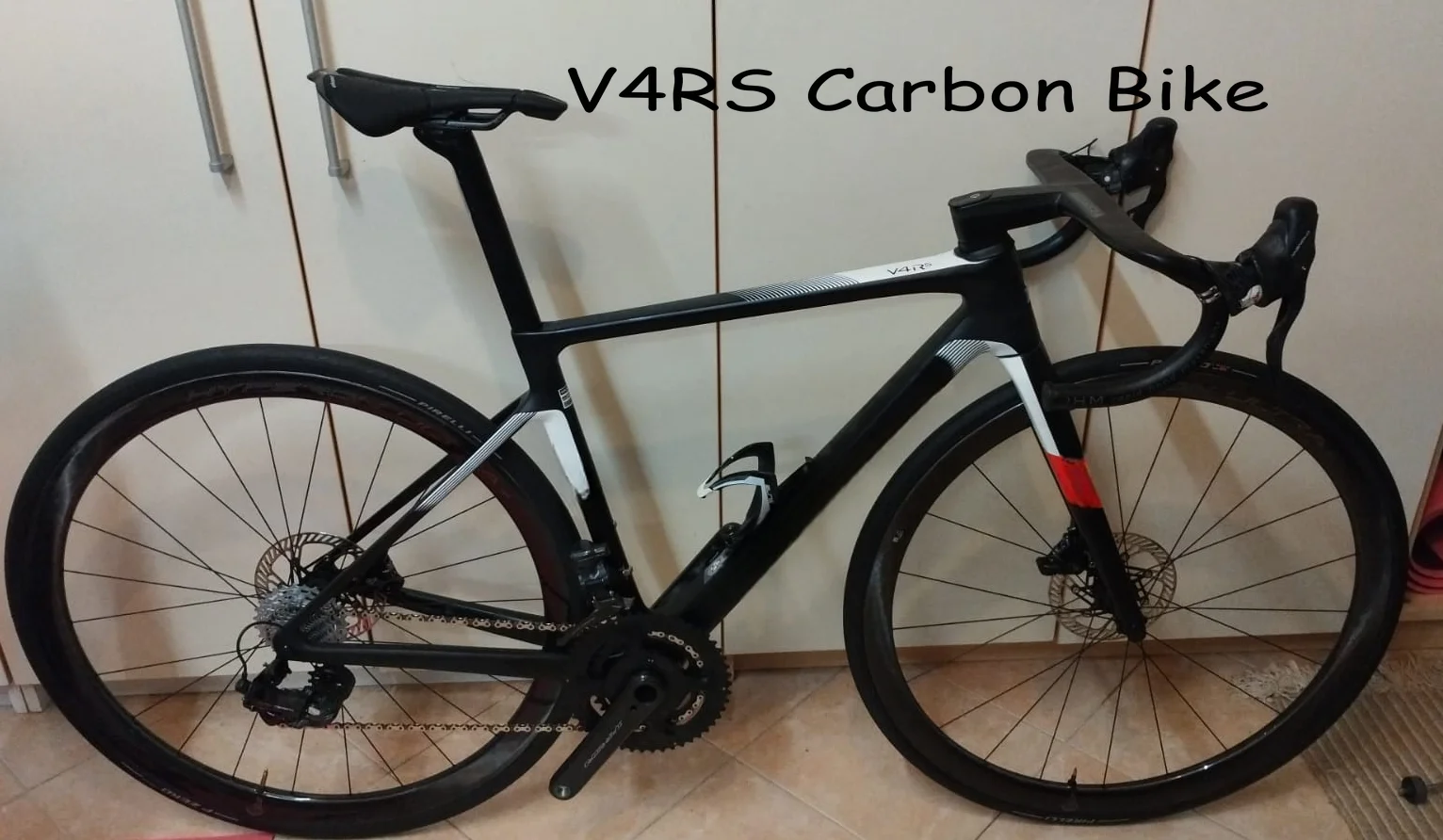 

40 цветов, легкий карбоновый полный велосипед V4RS, дорожный велосипед с комплектом R7020 T1000, 50 мм, дорожная колесная пара