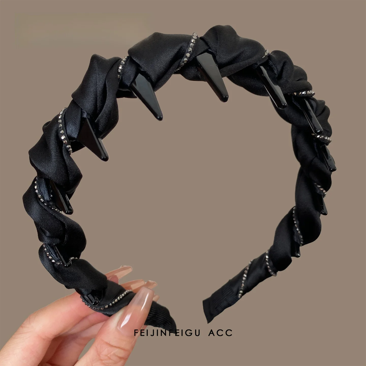 tiara-elegante-de-cetim-com-diamantes-cravejados-novo-estilo-feminino-para-emagrecer-o-rosto-ideal-para-lavar-o-rosto-e-uso