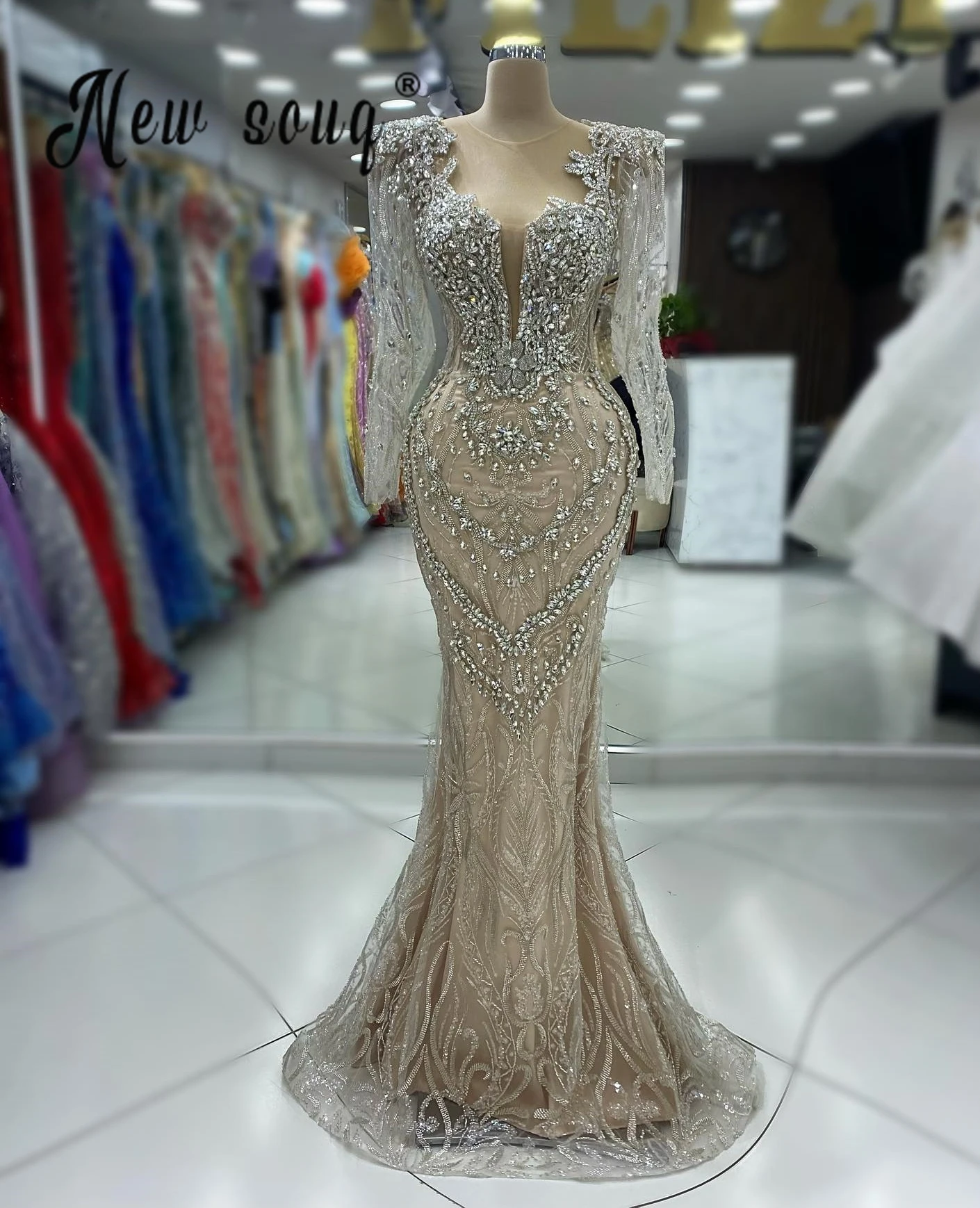 Luxury Scoop Neck Crystals Gold Long Sleeve Evening Dress Nude Wedding Formal Prom Party Gonws For Women فساتتين المشاهير