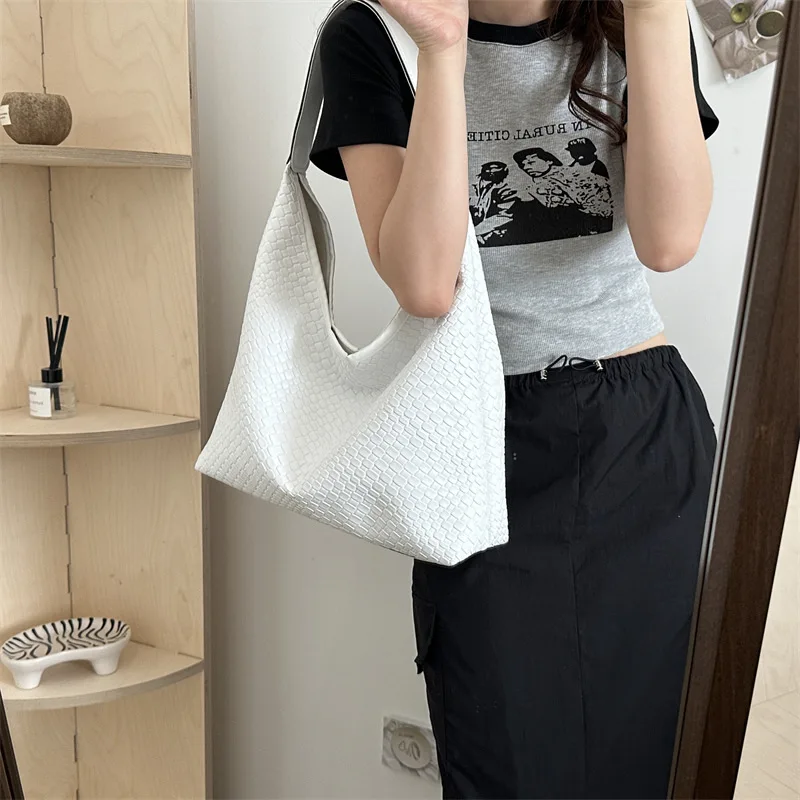 Casual Retro Women Shoulder Bag Large Capacity Tote Bag Female 2024 New Popular Style  Braided Bucket Bag Handbag