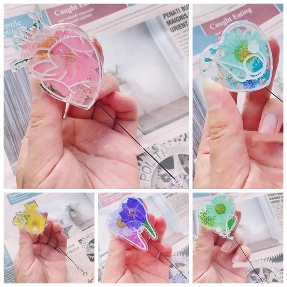 

Бейдж с засушенными цветами, катушка с клеем, в форме сердца, пряжка, вращающаяся на 360 градусов, для идентификационных карт