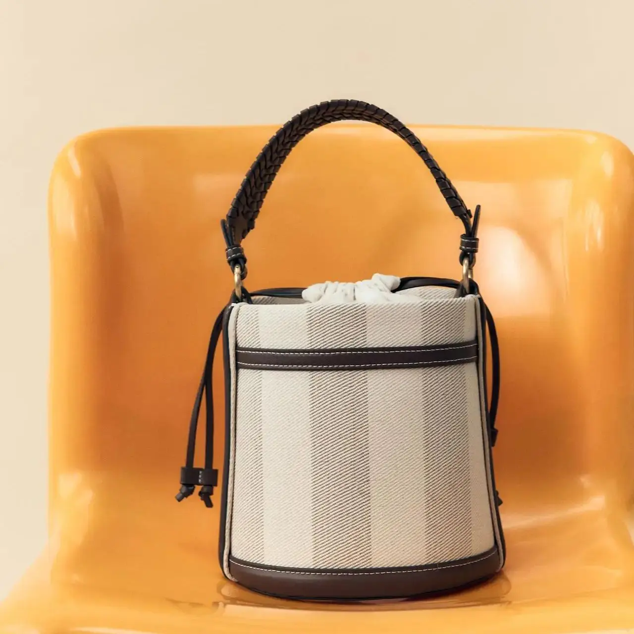 

Fashion Bucket Bag Summer Straw Beach Bag Casual Travel Vacation Handbags Women's Leisure Outdoor Crossbody Bag