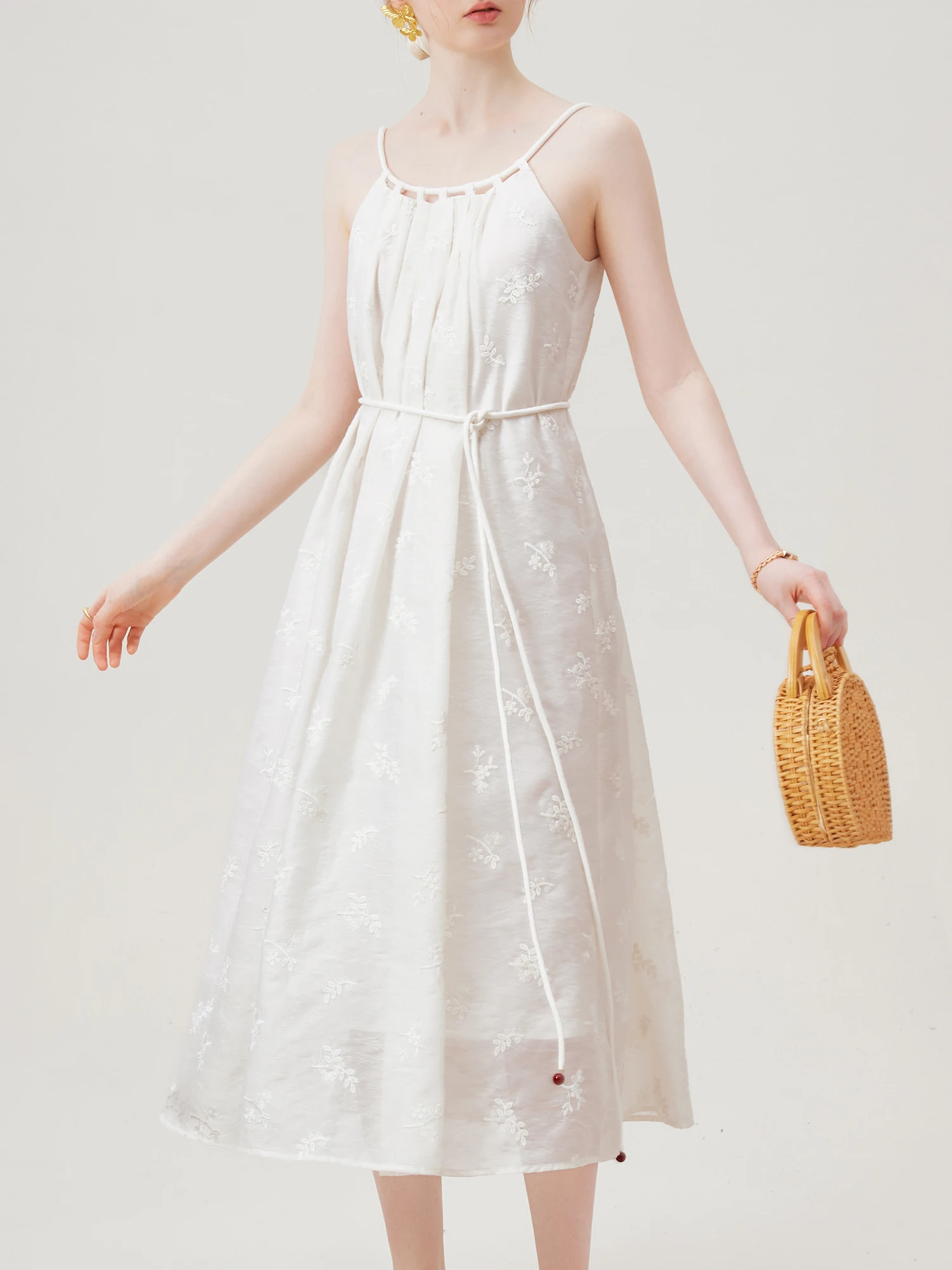 FSLE New Chinese Style Embroidered Halter Dress For Women 2024 Summer White Classic Versatile Casual Long Dress 24FS18030