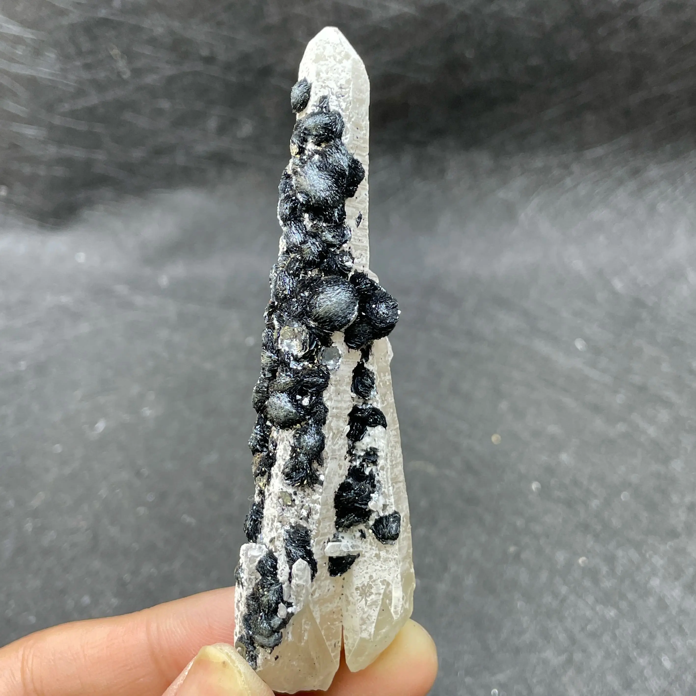 

Натуральный необработанный камень, зеркуляр, прозрачный кварц, минеральный образец, зеркальный гематит, кристалл кварца, исцеление, домашний декор