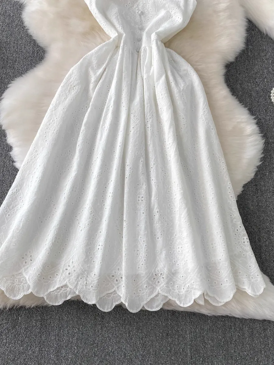 Foamlina الأبيض انقطاع المطرزة الخامس الرقبة فستان بكتافة المرأة الصيف جديد شيك Cinched الخصر التخسيس الجنية عطلة فساتين