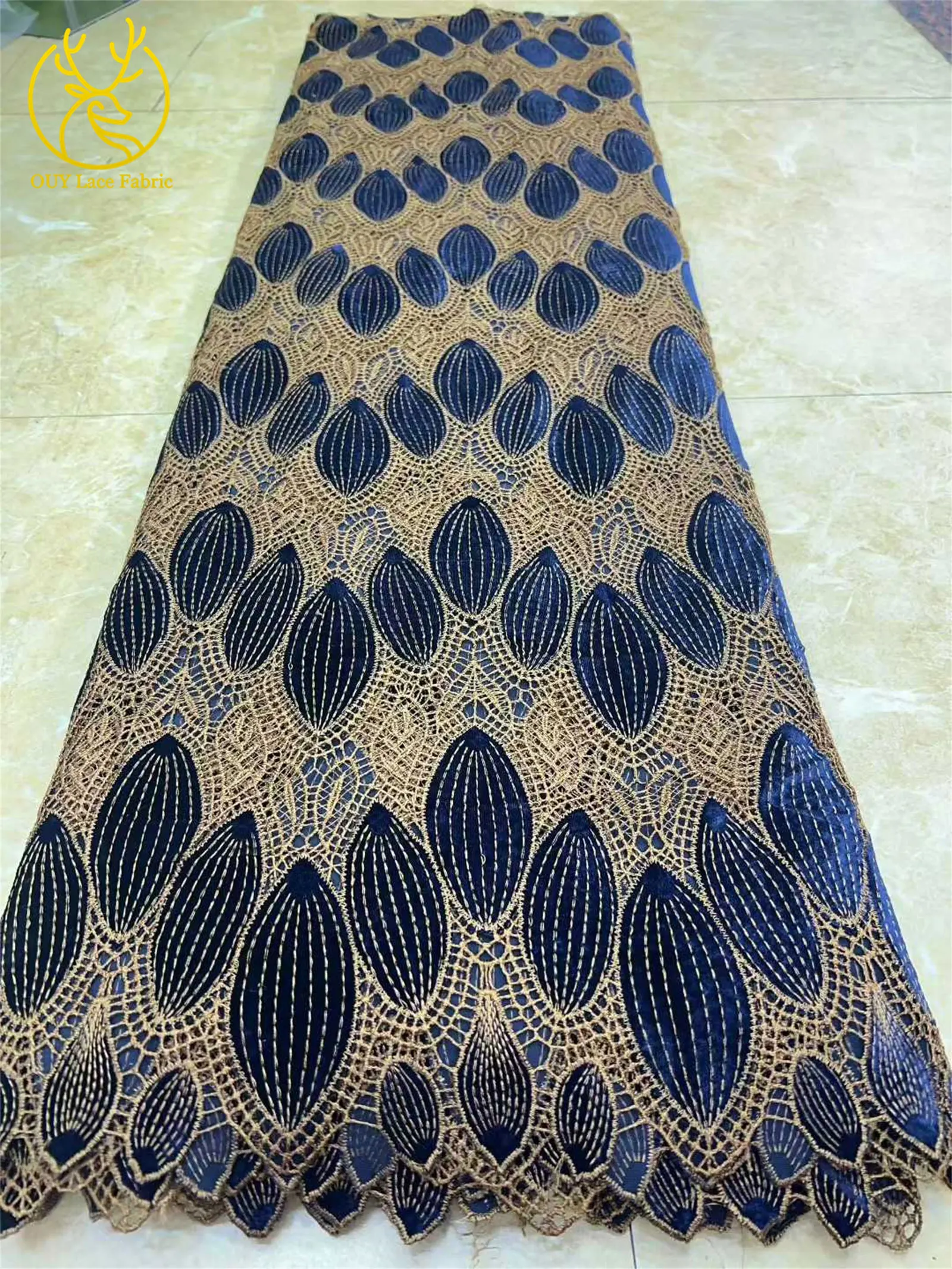 2025年最新モデル、売れ筋商品！上質なソフト刺繍ベルベットレース生地、パーティーやイブニングドレスに最適。