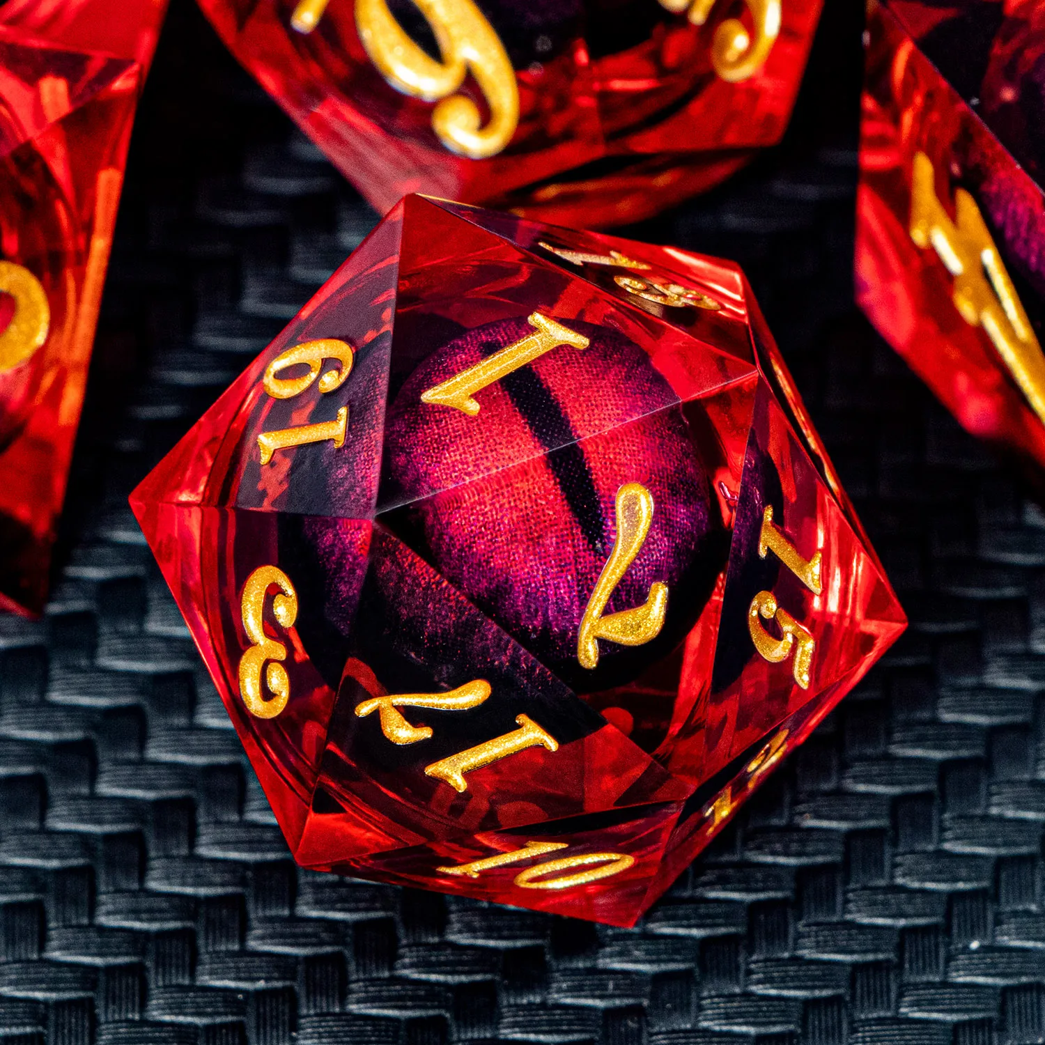 

Набор игральных костей Dnd D20 Red Liquid Flow Eye с кольцом D и D, игральные кости с острыми краями для D6, ролевой игры в подземелье и драконе