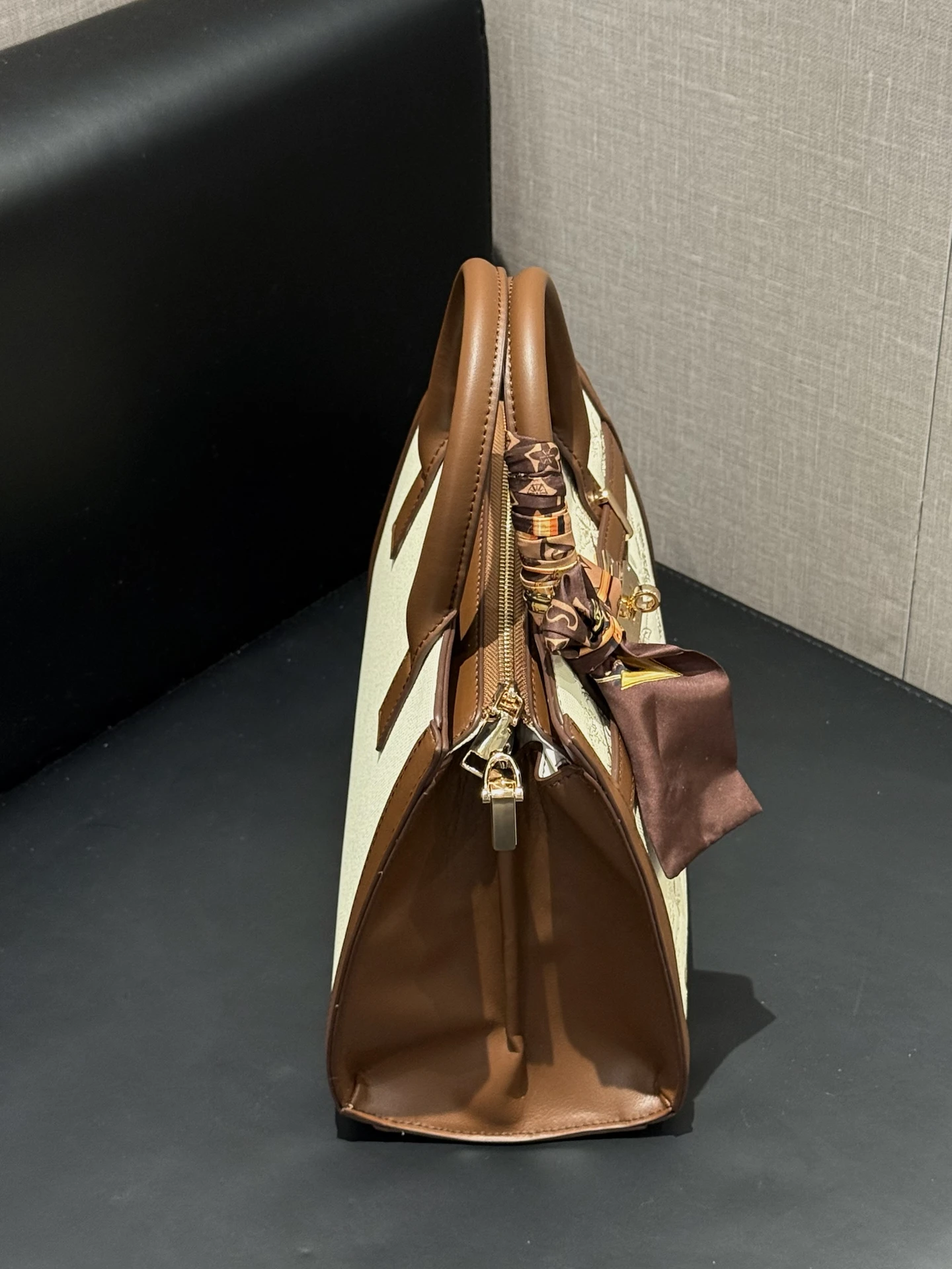 amiciyah-women's-fashion-luxury-handbag-large-capacity-handheld-tote-bag-retro-style-zipper-closure-leather-purse