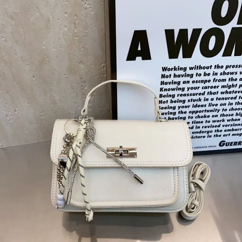 

Elegant Messenger Bag For Women Leather Crossbody Popular Classic By Famous Designer Luxury Brand Fashionable And Light