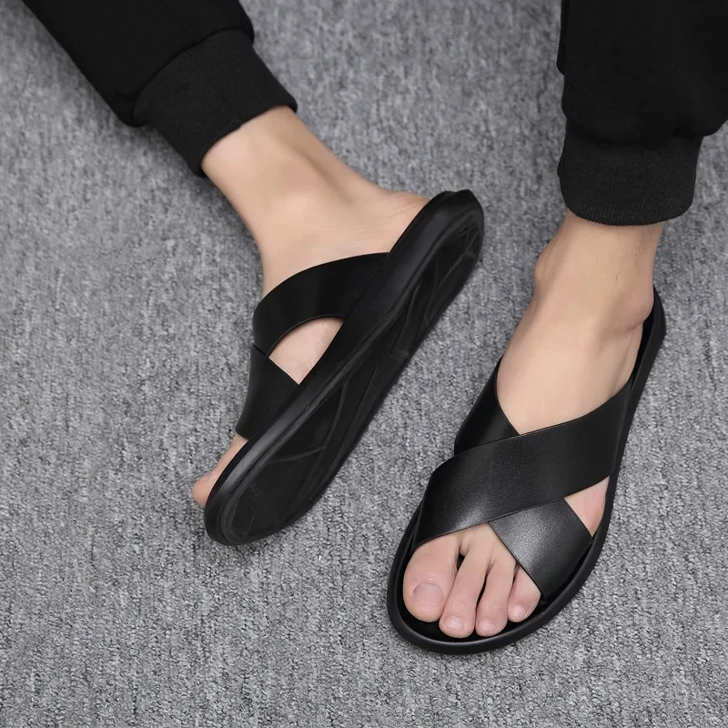 2024 Summer Slippers Men Shoes Black Flat Soft Leather Summer Shoes Holiday Male Footwear Non-slip Brand D102