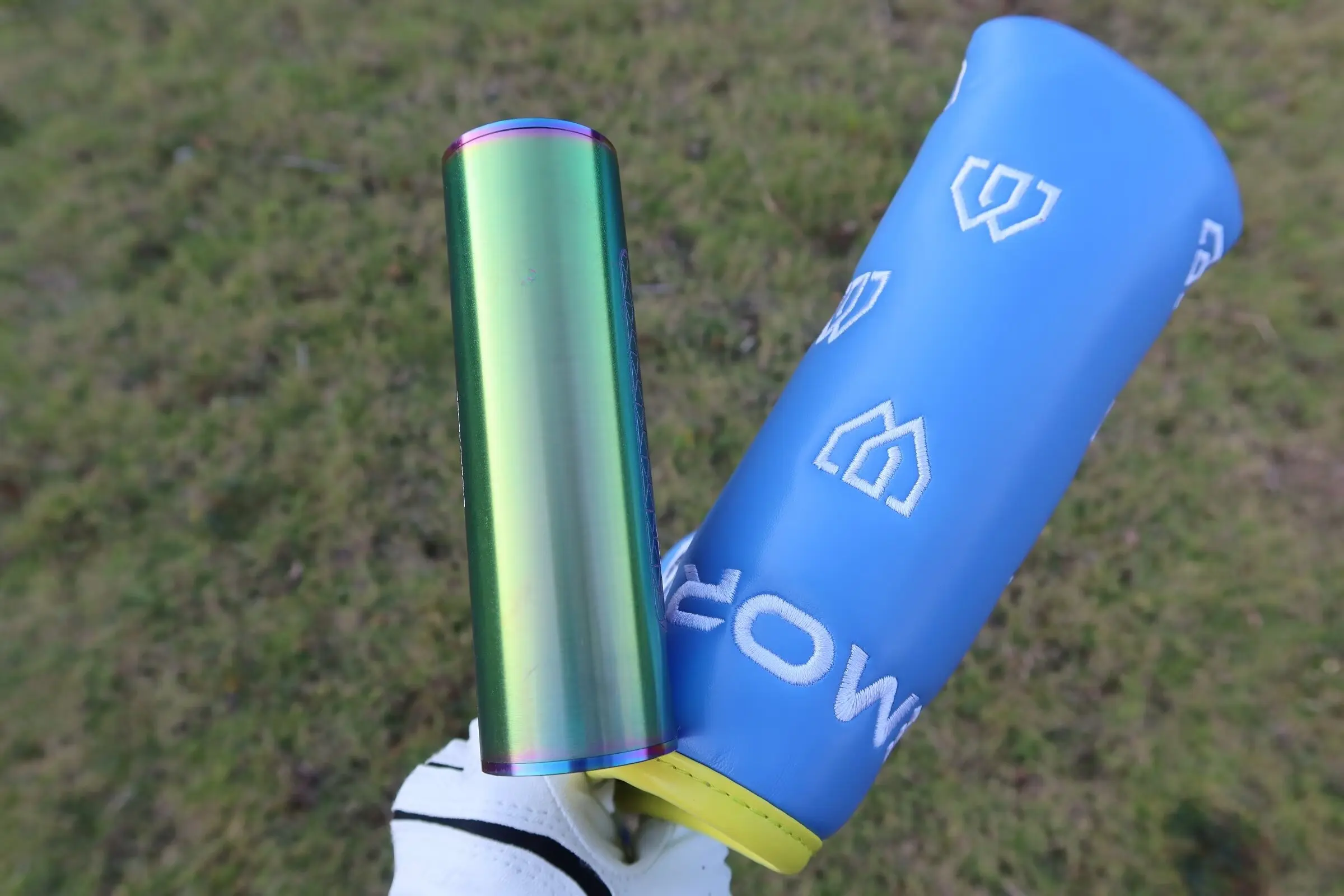 Straight barrel memory-type golf clubs, with lengths of 33 inches and 34 inches respectively, are available for free shipping an