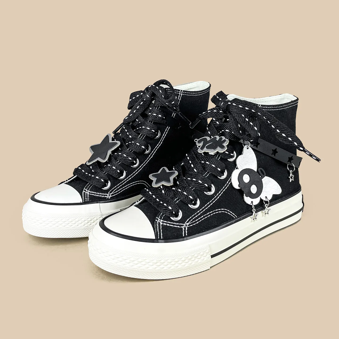 Amy and Michael Original Designer Shoes Women Gothic Black High Top Canvas Shoes Fashion Punk Strap Charms Casual Sneakers