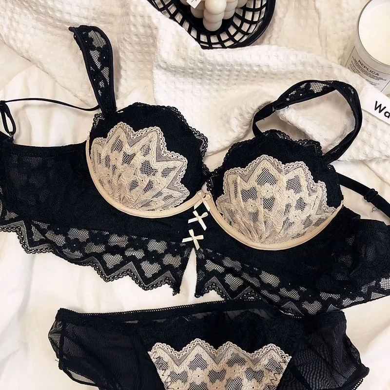 

Новый сексуальный кружевной женский комплект из бюстгальтера и трусиков с эффектом пуш-ап, интимный модный удобный модный комплект нижнего белья с цветочным принтом