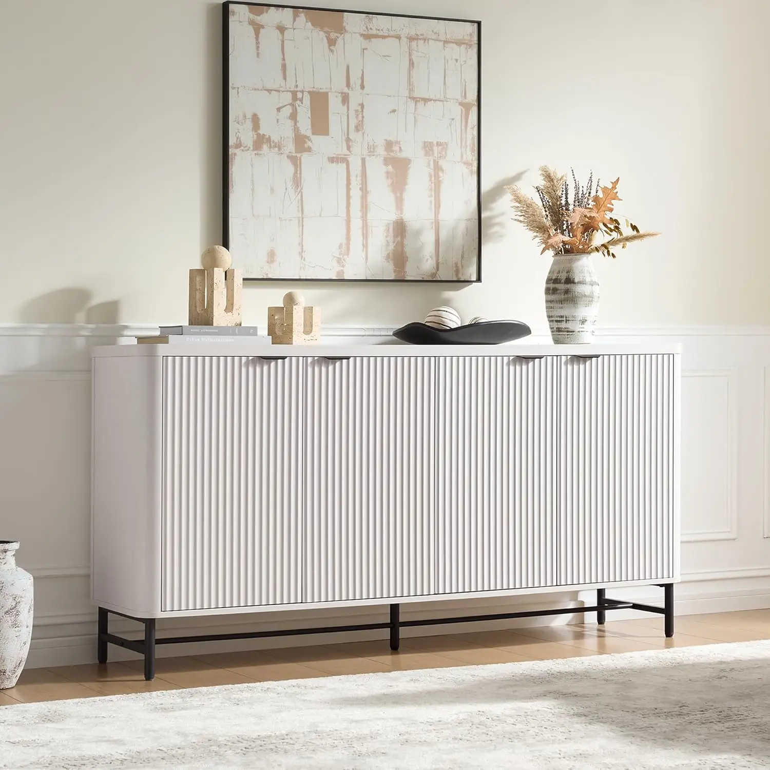 خزانة بوفيه جانبية كبيرة مع مساحة تخزين، طاولة وحدة تحكم بار القهوة ذات المزمر الحديث مقاس 65 بوصة مع أبواب وقابلة للتعديل