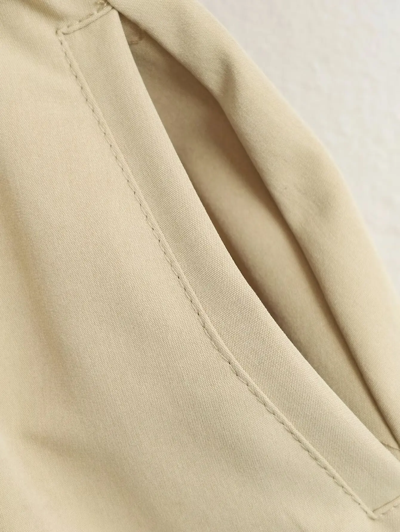 Neue Damen-Trenchjacke mit Reverskragen, kurzer Schnitt, Freizeitjacke mit Kordelzug in der Taille, Knopfverschluss vorne, 2026 neue High-Street-Modejacke – Detail 8