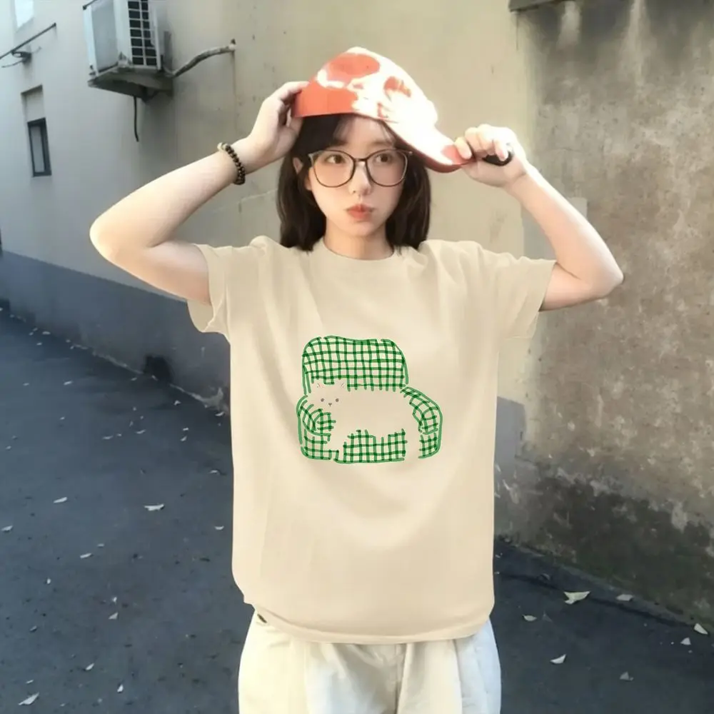 Cute Cat in Green Plaid Chair Graphic T-Shirt Women Summer Short Sleeve Aesthetic Stick Figure Print Tops Female Casual Fashion