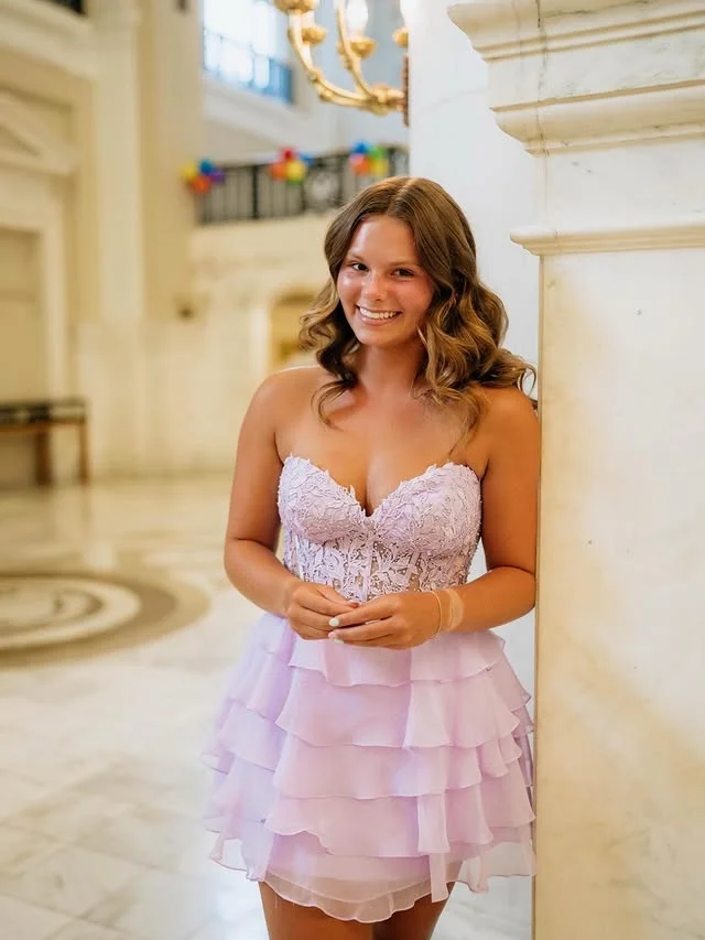 Superbe robe de bal en dentelle chérie à plusieurs niveaux au-dessus du genou Mini robes de soirée filles Cocktail robe de soirée de retour