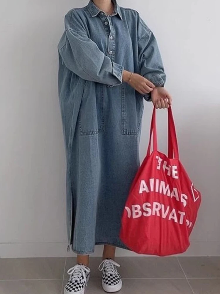 레트로 시크 레이지 스타일 긴 소매 데님 드레스 루즈 캐주얼 사이드 슬릿 칼라 포켓 여성용 맥시 드레스 한국 스타일 루즈 웨이스트