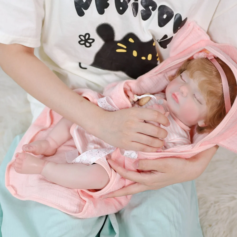 クローバレイ 22 インチ リアルなリボーンベビードール 豚ブランケット ビニール人形 高品質手作りおもちゃの服を外すことができます 子供へのギフト