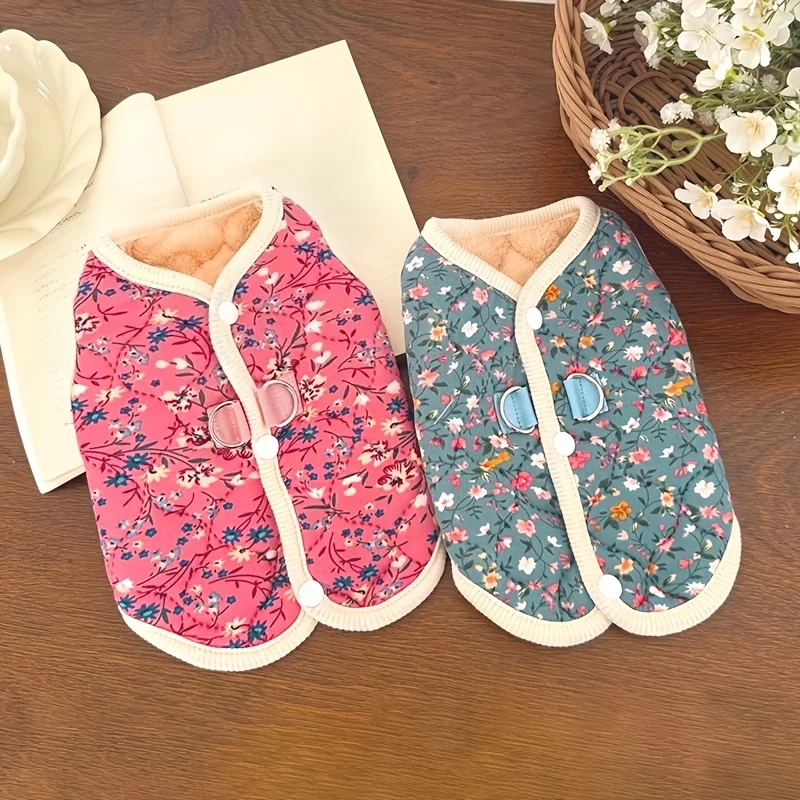 New Autumn And Winter Pet Clothing with a Leash Ring, Featuring Warm And Comfortable Vests for Small Dogs And Cats.