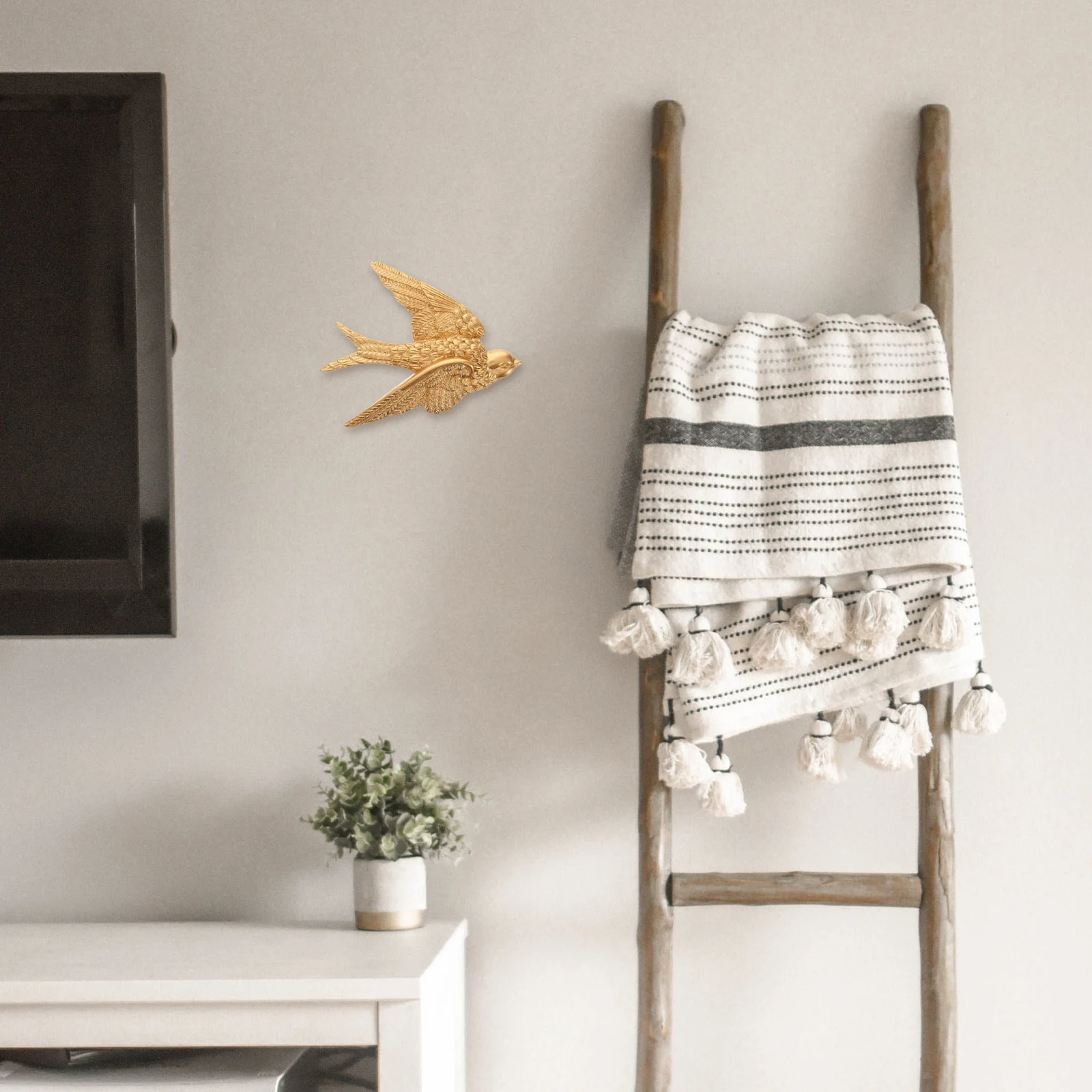 

Swallow Background Wall Decor Golden Bird Sculpture Resin Home Decorations Living Bedroom Easy Installation Durable Material