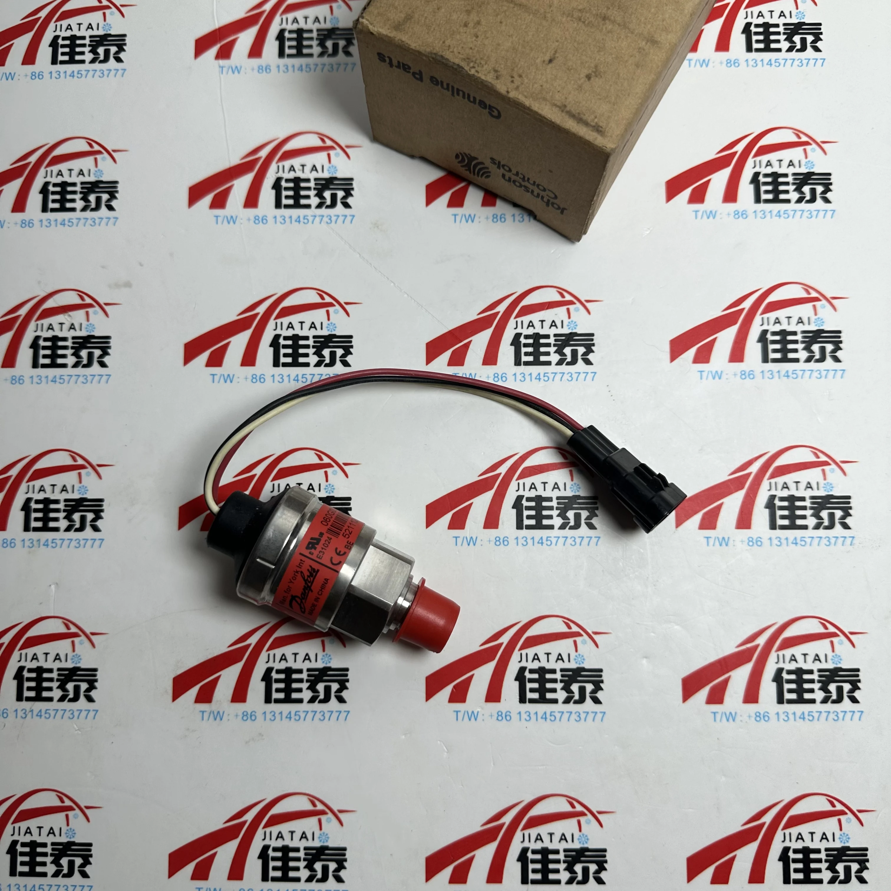 Afbeelding 3: 025L01916-000 is een druksensor (druktransmitter) voor centrale airconditioningsystemen.