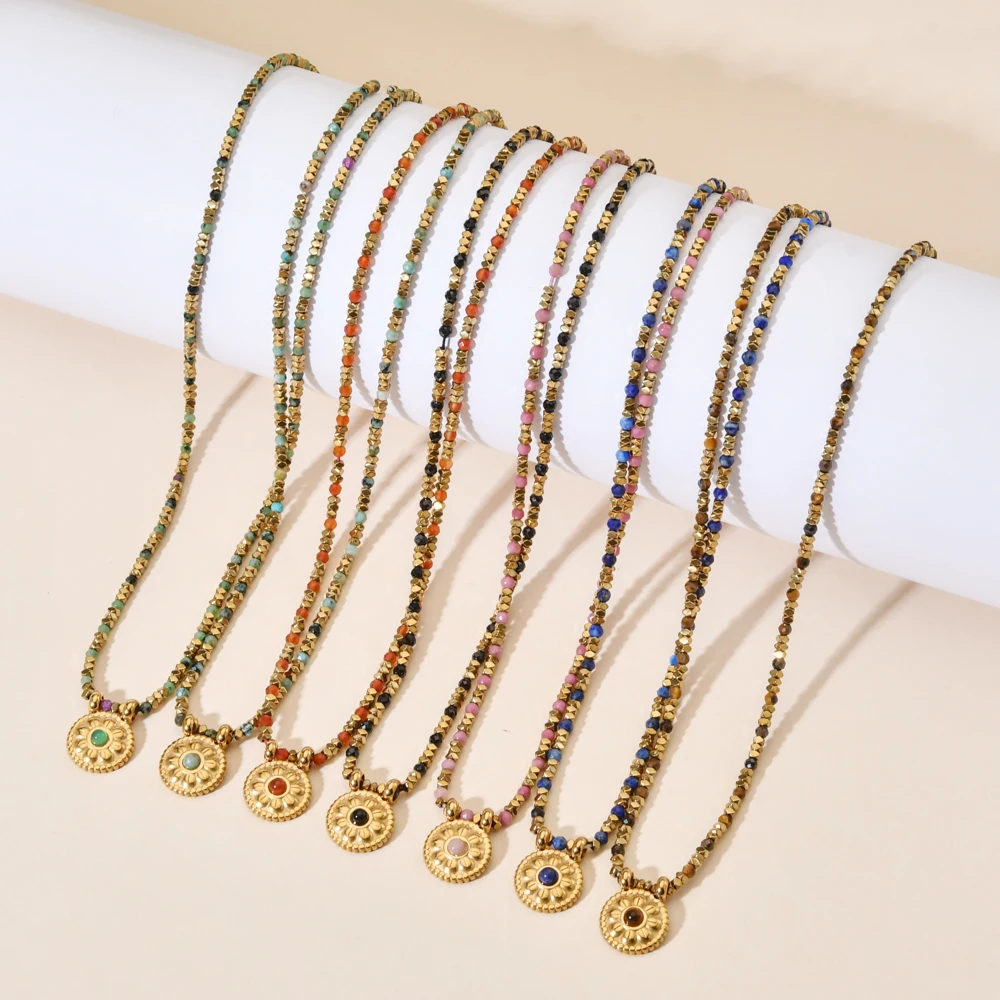Vintage Türkis-Perlen-Choker-Halskette mit trendigem Sonnenstein-Anhänger, Edelstahl-Halskette, wasserdichter Schmuck für Frauen – Detail 3