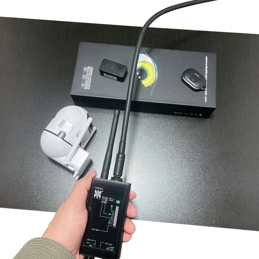 

Интеллектуальный детектор безопасности M8000 - Автоматическое обнаружение и сигнализация для скрытых шпионских устройств, двойное сканирование RF/магнитное, незаменим для безопасности в путешествиях