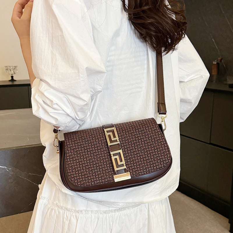 

Luxury Best Superstar Show Leather Purse Bag for Women Featuring Designer Logo and Elegant Capacity