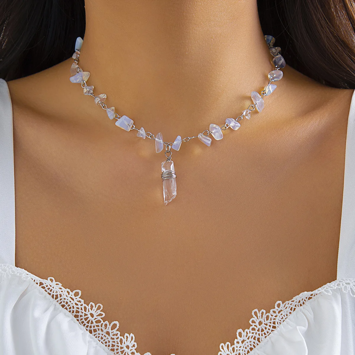 Crystal Column Pendant Necklace Irregular Natural Gemstone Chips Rustic Style Jewelry for Women Trendy Lightweight Adjustable