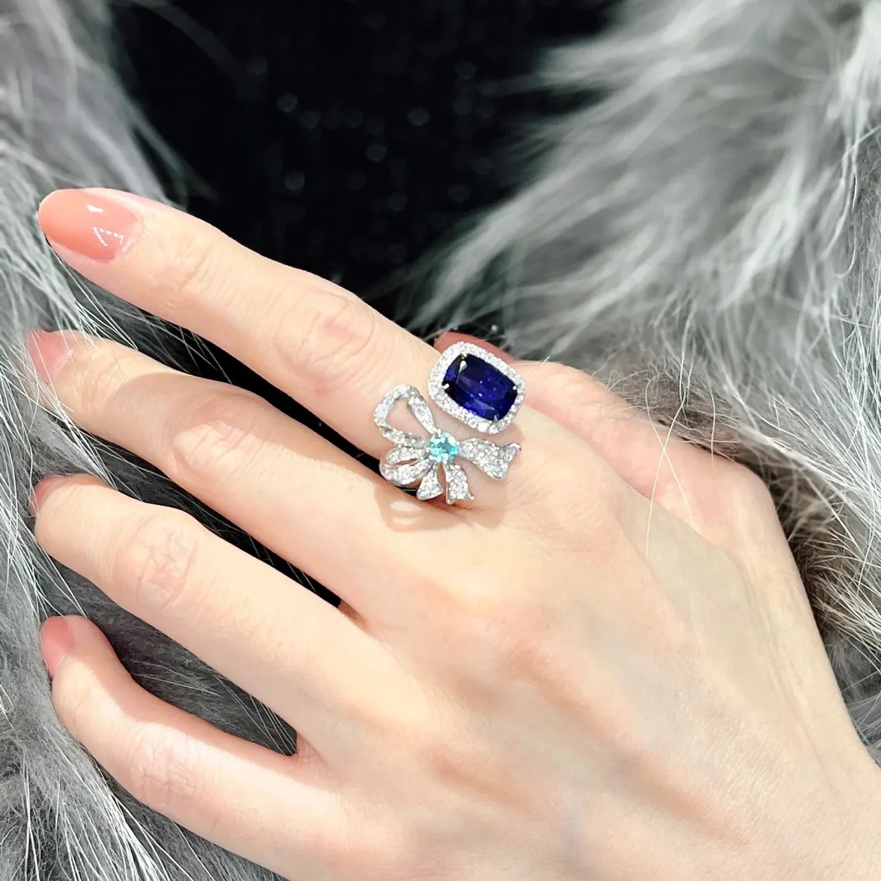 New Luxury Blue AAA Zircon Fashion Bow Rings for Women Wedding Engagement Ball Party Adjustable Size Jewelry Gifts x1017