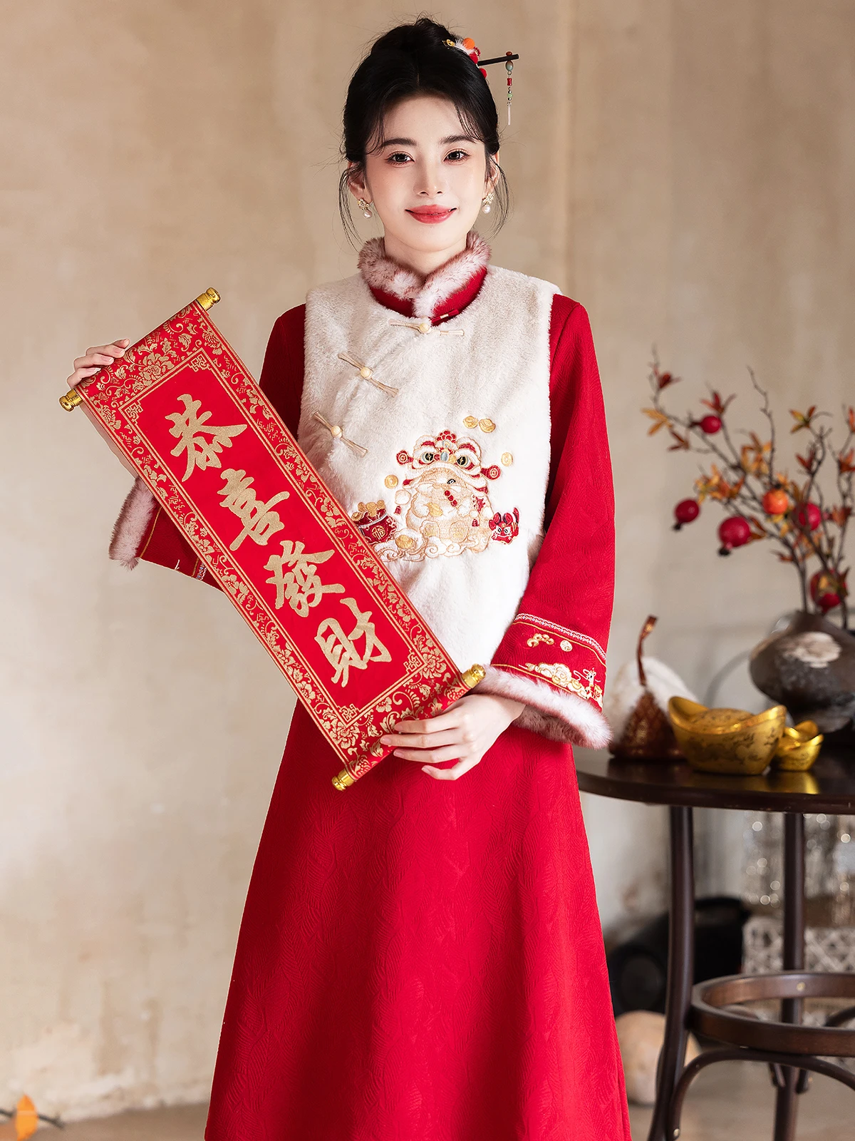 

Красный комплект ципао с флисовой подкладкой, маленький размер, А-силуэт, в китайском стиле, для повседневной носки и празднования Нового года