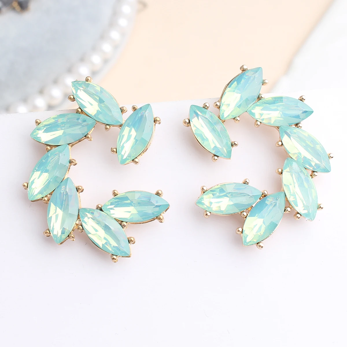 2023 Brand New Elegant Crystal Earrings Opal Stone Stud Earrings Christmas Party For Women Trendy Golden Women Earrings