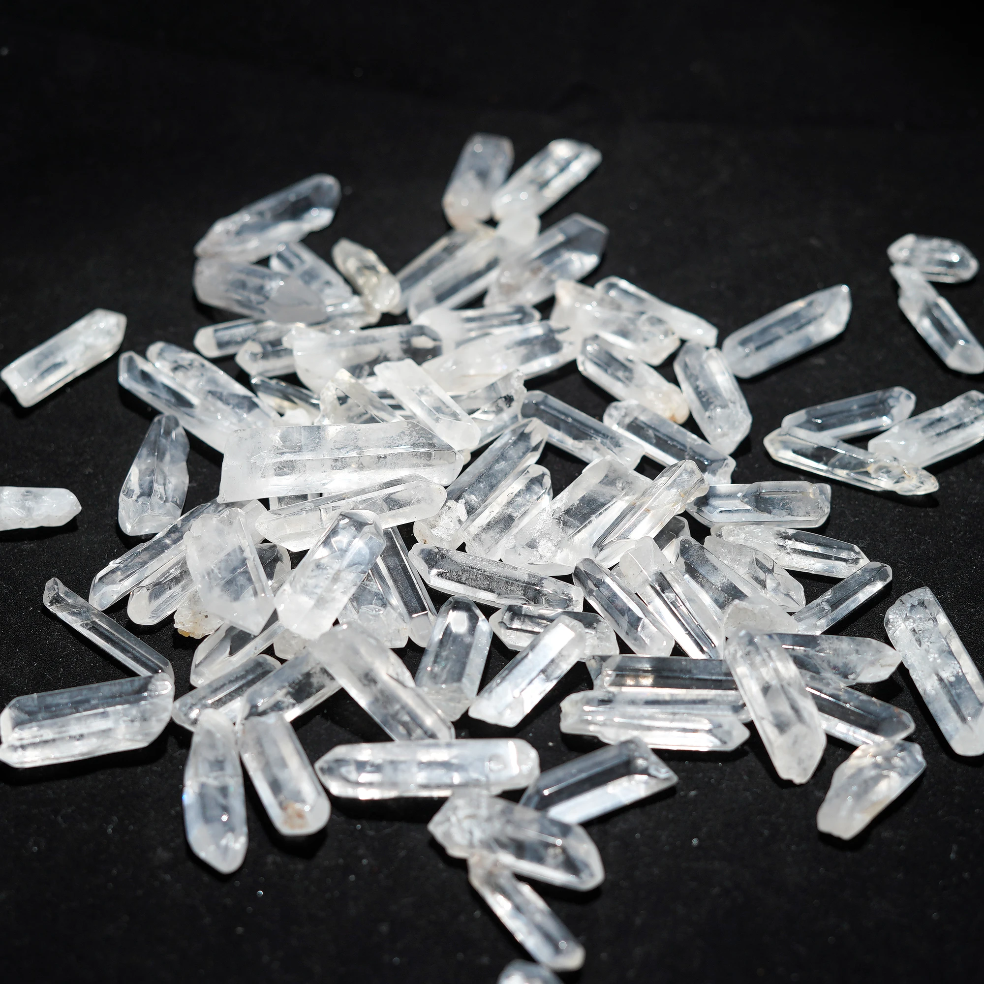 50g/Bag Natural Clear Crystal Energy Healing Quartz Crystal Rough Mineral Specimen Reiki Ornaments Decoration DIY Stone