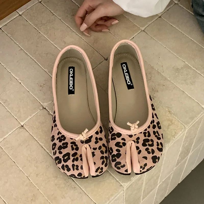 

BOMENDUI Spring New Brand Women Flat Shoes Fashion Leopard Print Split Toe Slip On Boat Shoes Shallow Slip On Dress Single Shoe