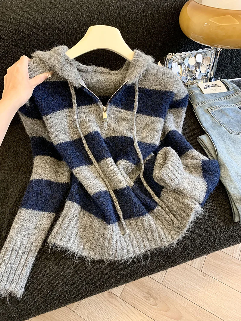 

Полосатый пуловер с капюшоном для женской осенне-зимней одежды, новый ленивый стиль, возрастной вязаный свитер, топ